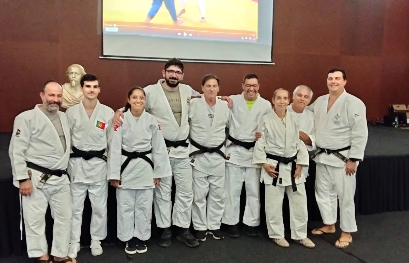 Árbitros e treinadores da AJDS no II Estágio Nacional de Arbitragem, em Aveiro