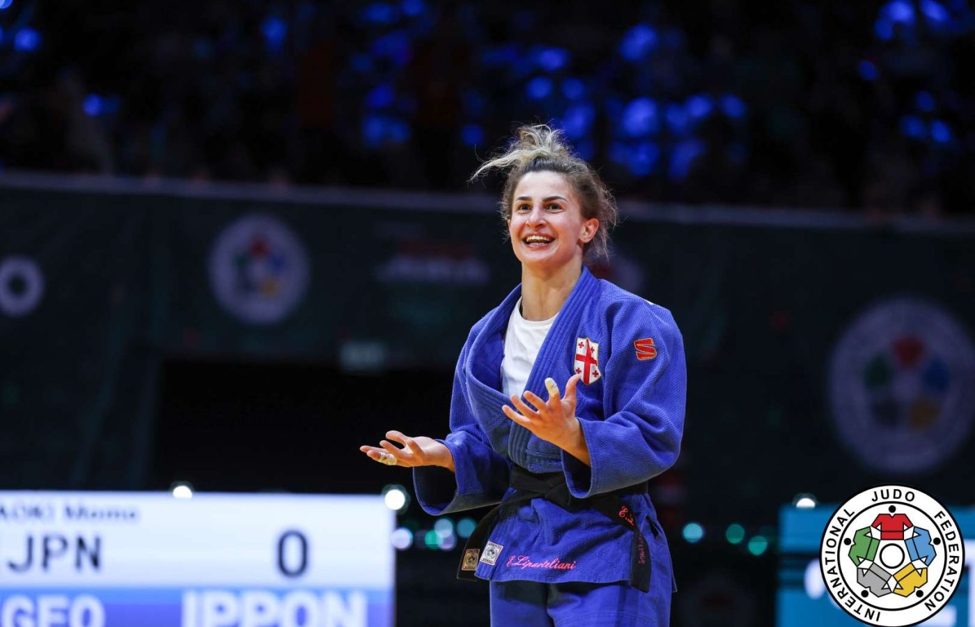Eteri Liparteliani, judoca georgiana, celebra vitória por ippon